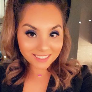 Meet your Posher, Yarellys